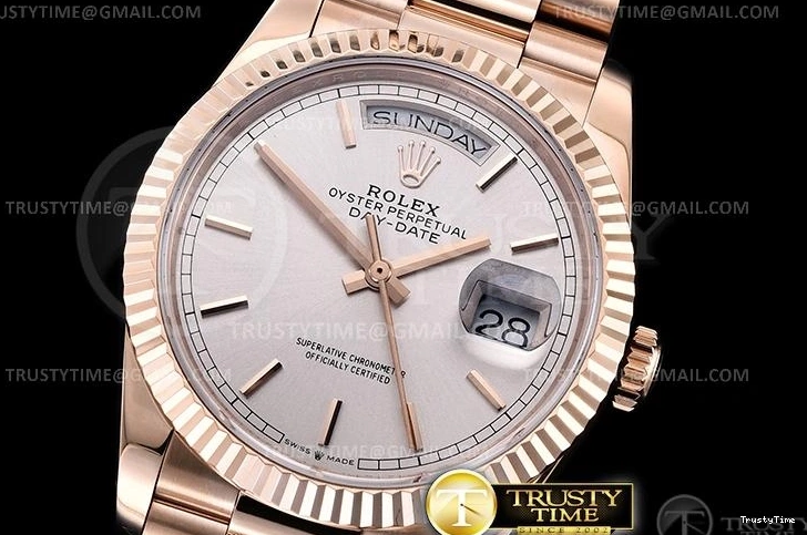 0427 RDD0219E – DayDate 36mm RelaxedFit 695